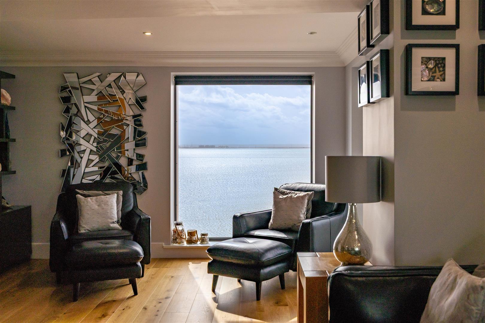 Lounge Views